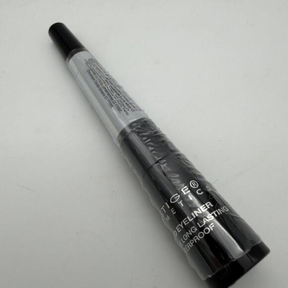 Prestige Cosmetics Liquid Eyeliner Waterproof Long Lasting Black New - Picture 1 of 4